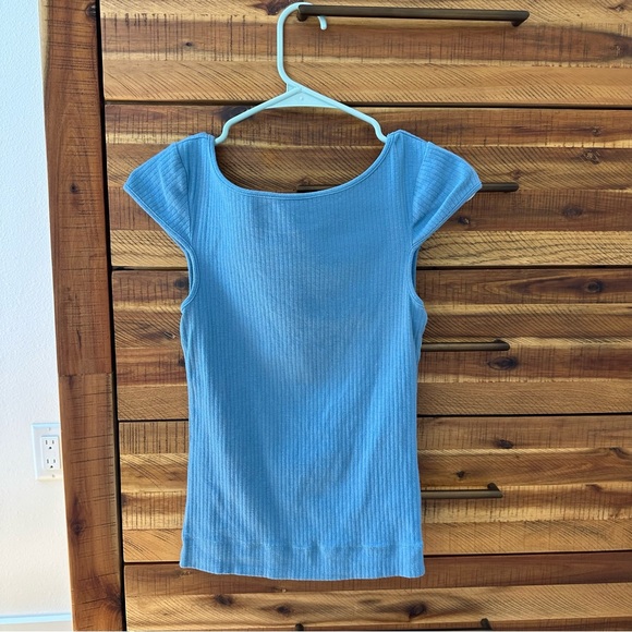 Free People | Blue top with scoop back - Size Small - Picture 1 of 4